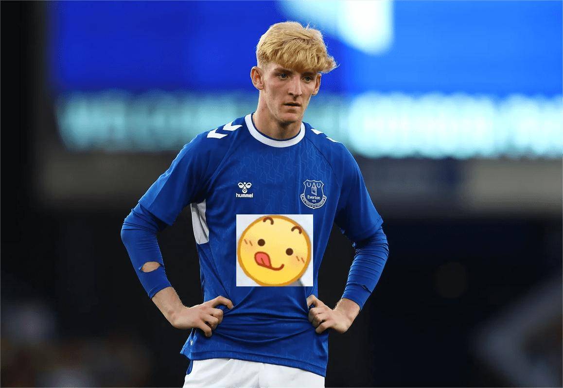 据报道：利物浦考虑以7400万英镑的解约条款签下德甲俱乐部后卫