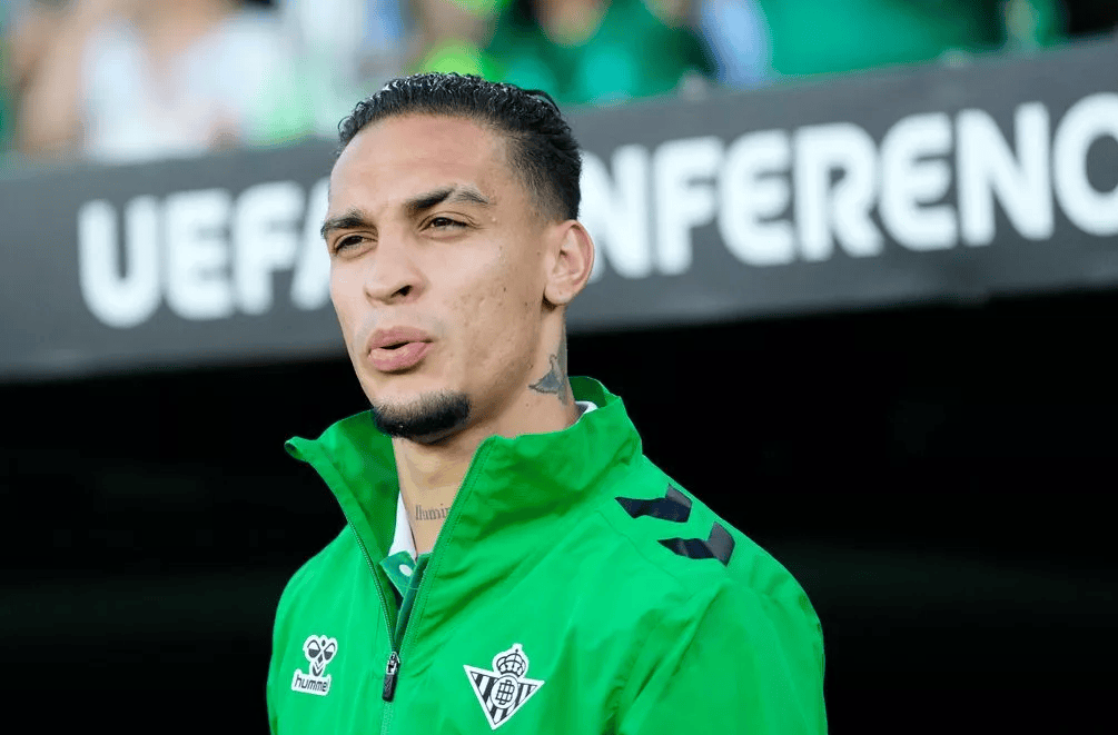 1亿水货觉醒！安东尼自降30%薪水也要逃离曼联真爱竟是这西甲队？红魔球迷集体破防了！